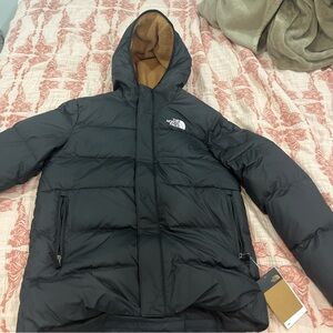 NWT KIDS NORTH FACE SIZE XL (14/16) WOULD FIT WOMENS SMALL